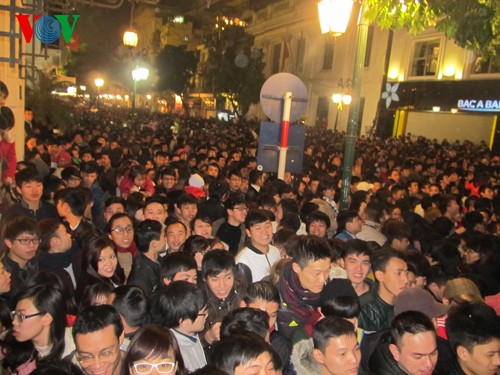 New Year celebrated in Vietnam - ảnh 2